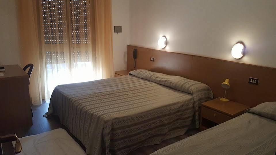 Hotel Sole Eraclea Mare Extérieur photo